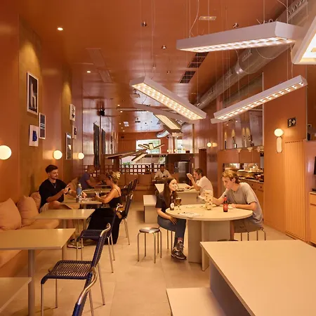 Hostel Latroupe Poblenou Barcelona