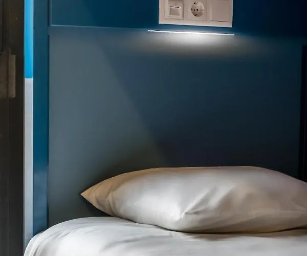 Hostel Latroupe Poblenou Barcelona