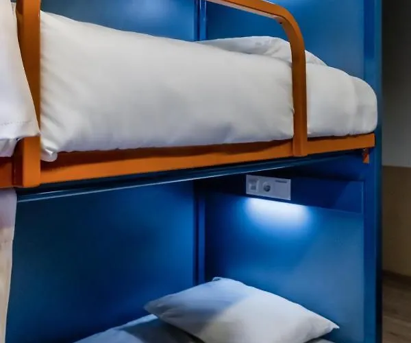 Hostel Latroupe Poblenou