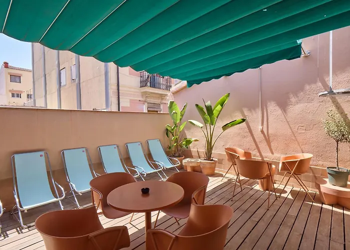 Hostel Latroupe Poblenou