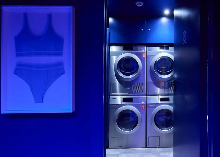 Hostel Latroupe Poblenou *