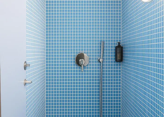 Latroupe Poblenou Hostel