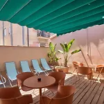 Hostel Latroupe Poblenou