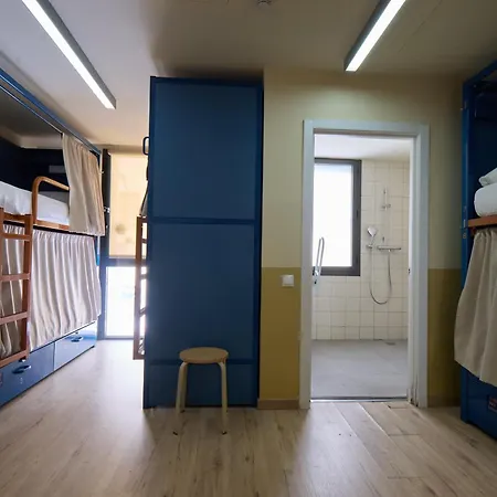 Latroupe Poblenou ホステル バルセロナ