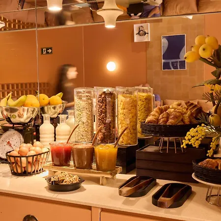 Hostel Latroupe Poblenou *