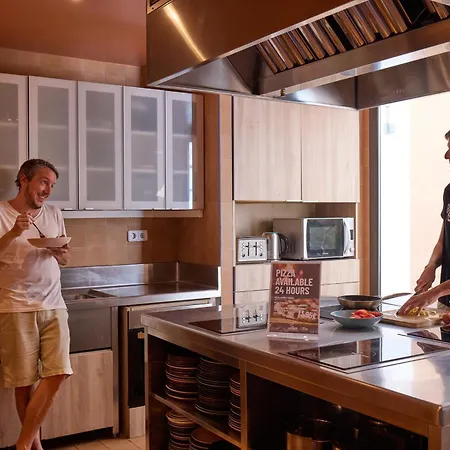 Latroupe Poblenou Barcelona