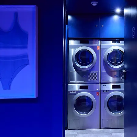 Hostel Latroupe Poblenou *