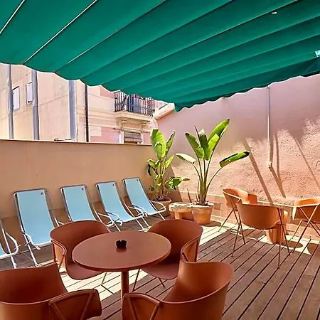 Latroupe Poblenou ホステル バルセロナ