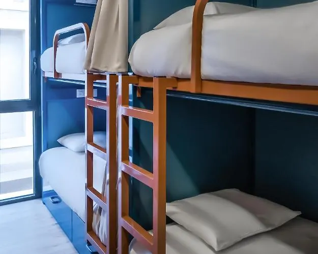 Latroupe Poblenou Hostel Barcelona