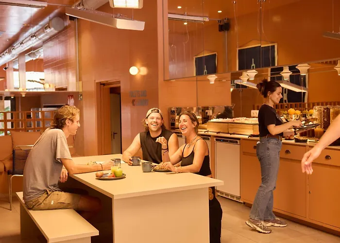 Latroupe Poblenou Ostello