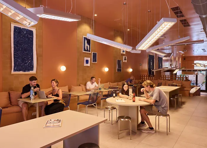 Latroupe Poblenou Barcellona