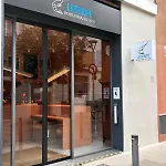 Latroupe Poblenou Hostel *