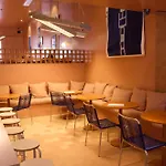 Hostel Latroupe Poblenou