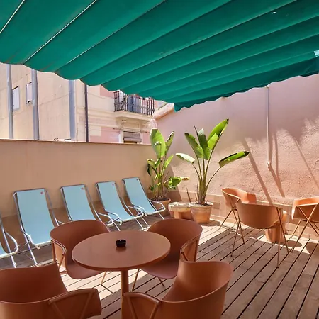 호스텔 Latroupe Poblenou