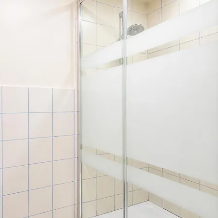 Hostel Latroupe Poblenou