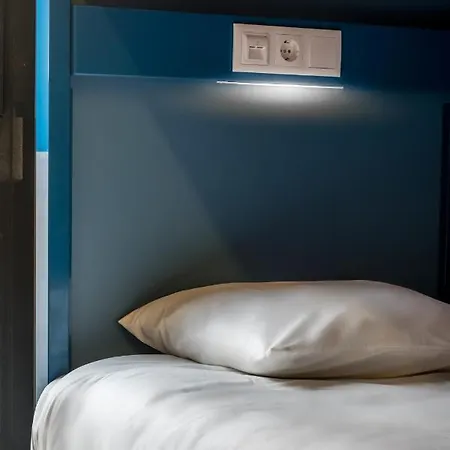 Hostel Latroupe Poblenou Barcelona