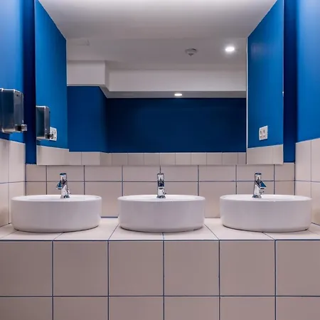 Hostel Latroupe Poblenou *