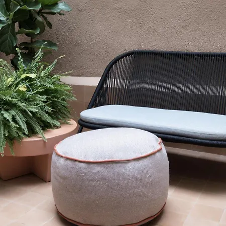 Latroupe Poblenou Hostel